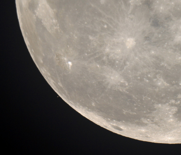 Aldebaran-Mond-CPreuss-29102015-02