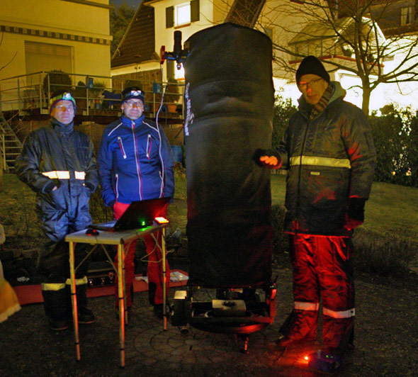 Mitglieder der Sternwarte Siebengebirge beim First Light des neuen Teleskops, (c) P. Oden