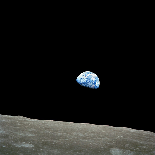 Earthrise-NASA-Apollo-8-590px